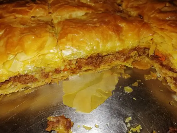 Κιμαδόπιτα  φτιαγμένη με χωριάτικο φύλλο