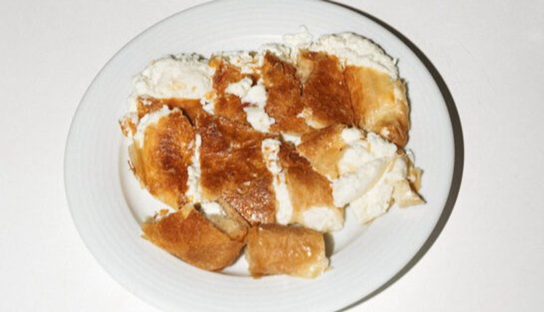 Μπουγάτσα με δύο ειδών μυζήθρες