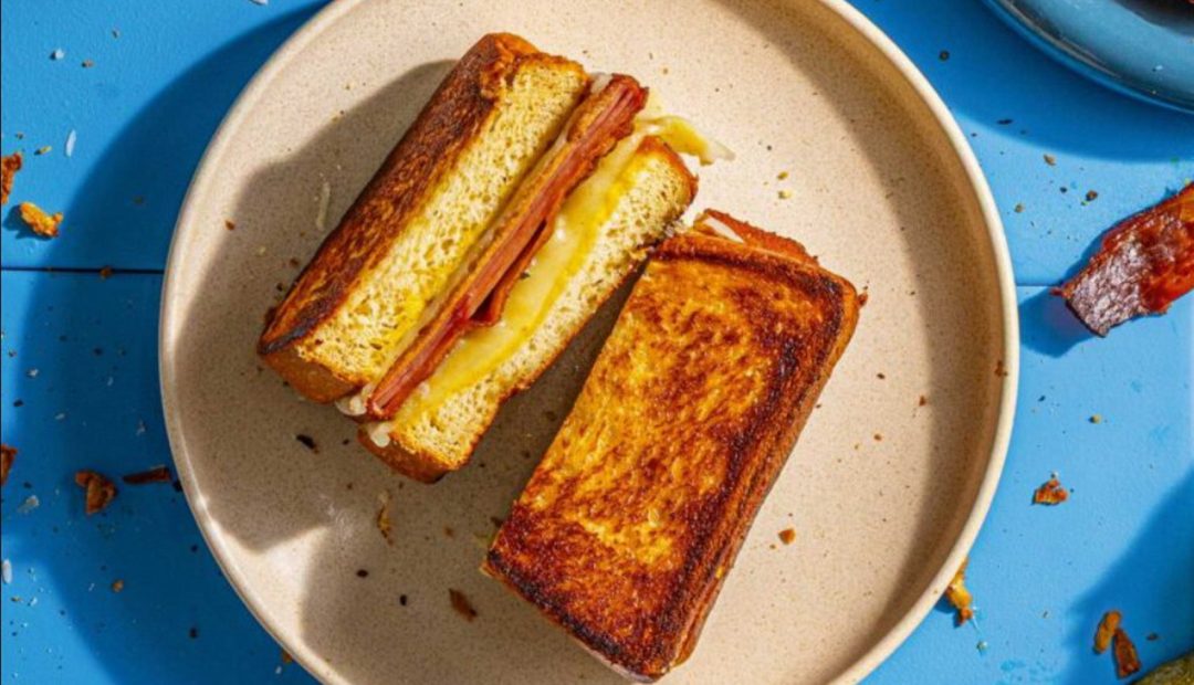 Sando toast η τοστ και σάντουιτς δύο σε ένα